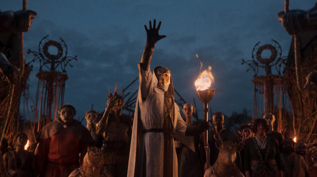 Hình ảnh gợi nhớ đến các lễ nghi tà giáo