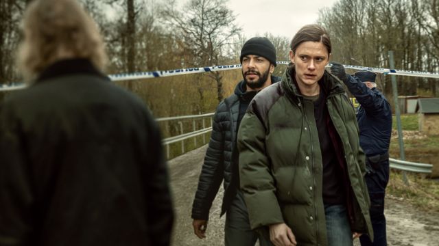 Poster phim tội phạm bí ẩn Land of Sin - Vùng đất tội lỗi trên Netflix