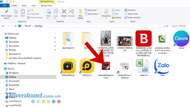 Click chuột vào file cài của game trên máy tính.