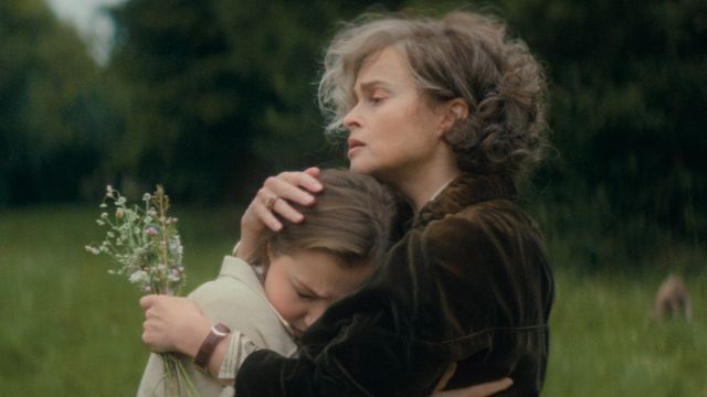 Agatha Christie: Bảy mặt đồng hồ cài cắm khéo léo yếu tố trinh thám thế kỷ 20 với lịch sử nước Anh ở thời điểm đó