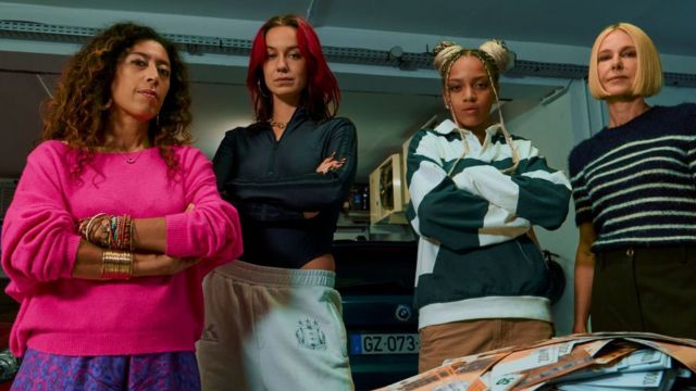 Cùng băng đảng cướp ngân hàng và gây ra những sự cố dở khóc dở cười