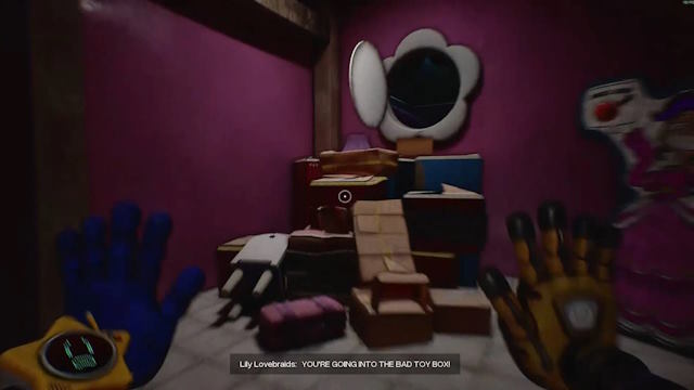 Đi qua ô cửa sổ nhỏ để đến khu vực tiếp theo