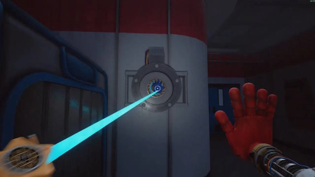 Nhấn cầu chì và nối nó với hai ăng-ten treo