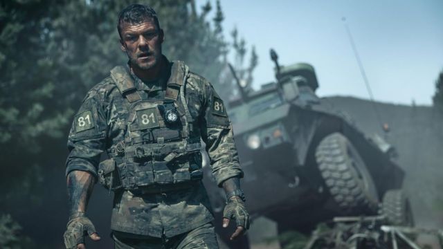 Poster phim hành động Mỹ War Machine - Cỗ máy chiến tranh trên Netflix