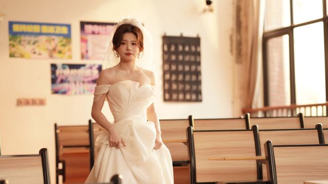 Hẹn hò với 3 cô nàng trong thế giới trò chơi điện tử và một nữ cảnh sát xinh đẹp