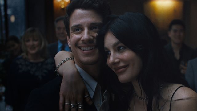 Bộ phim xoay quanh cặp đôi sắp cưới với những dự cảm không lành về ngày trọng đại sắp tới