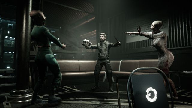 Nỗ lực thoát ra ngoài và tìm kiếm nơi trú ẩn an toàn