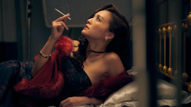 Bao trùm lên bộ phim là vibe Hồng Kông TVB đặc trưng