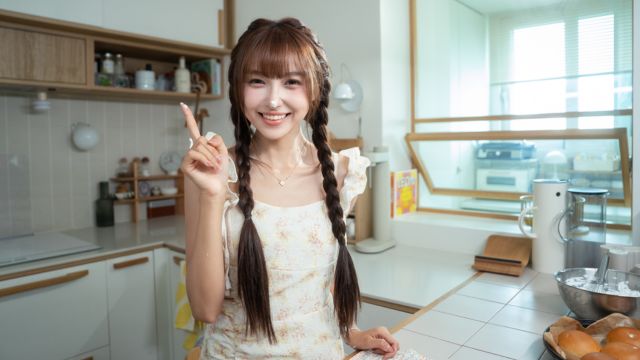 Giải mã bí ẩn trong khu dân cư và hẹn hò cùng những cô nàng xinh đẹp