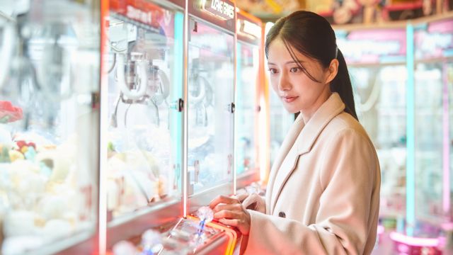 Giải mã bí ẩn xoay quanh ngôi biệt thự cùng những cô nàng xinh đẹp