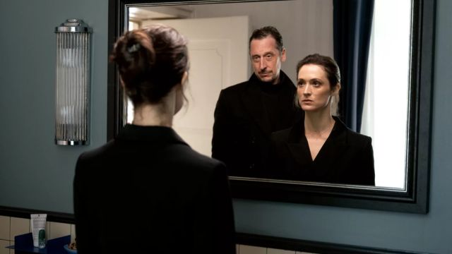 Bộ phim được chuyển thể từ tiểu thuyết ăn khách Die Falle (2015) của nhà văn Melanie Raabe
