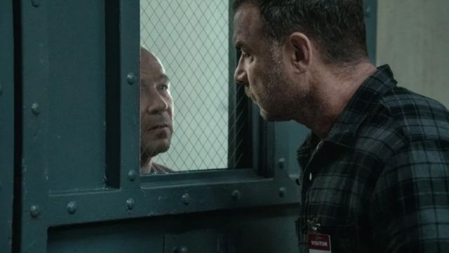 Hai diễn viên gạo cội Liev Schreiber và Stephen Graham đảm nhận vai chính trong phim